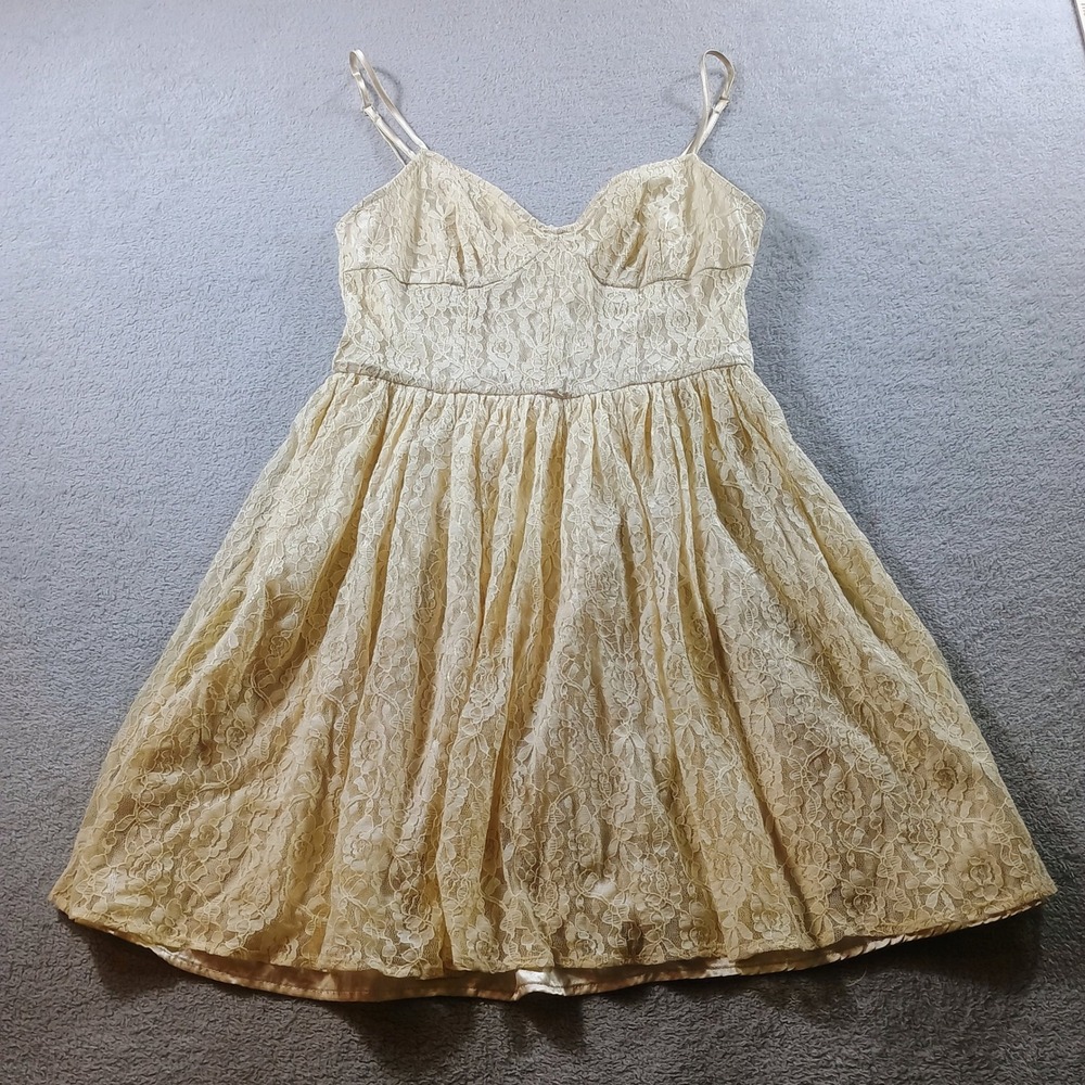 Pins and Needles Women Lace Mini Dress Cream M Fit and Flare Sweetheart‎ Neck